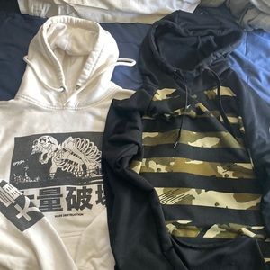 A pair of hoodies Nike and RSQ
